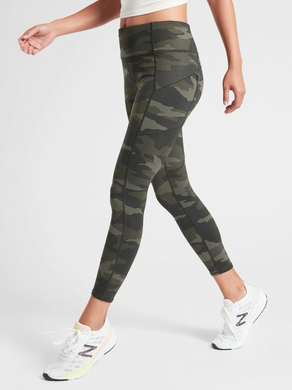 Athleta Camp Contender High Rise 7/8 Camo Leggings Women’s Large Zip Pockets